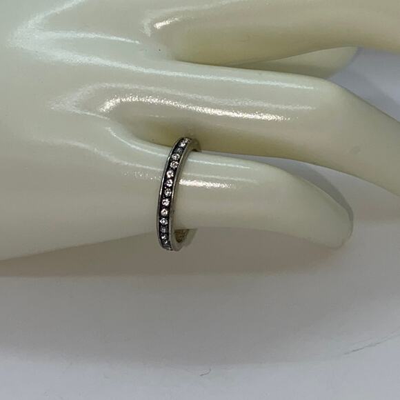 Antiqued Silver-Tone Clear Rhinestone Band Style Ring Women's Size 6.5 - Picture 1 of 5